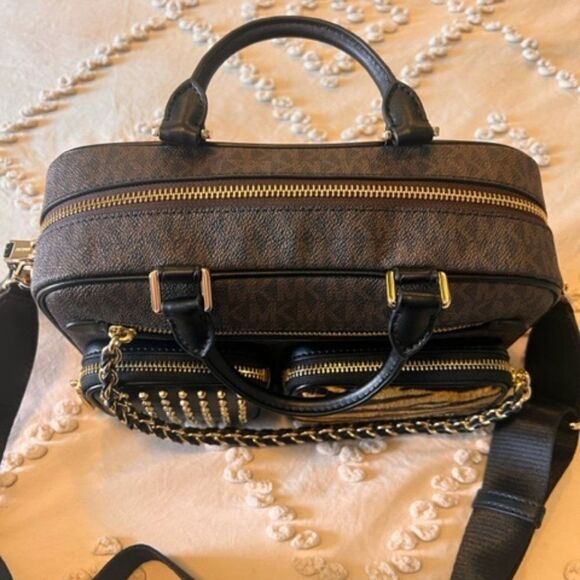 Stylish Women's Bag with Animal Print and Studded Design - Picture 4 of 11